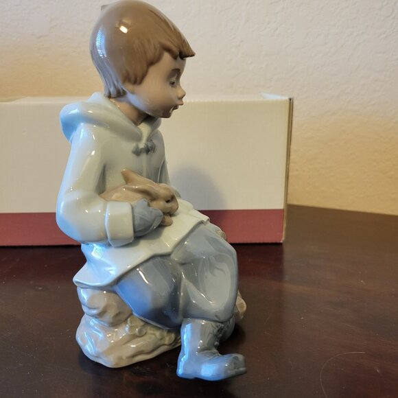 Nao Lladró Porcelain Figurine Boy "Resting on Excursion” #1037 - Picture 7 of 12